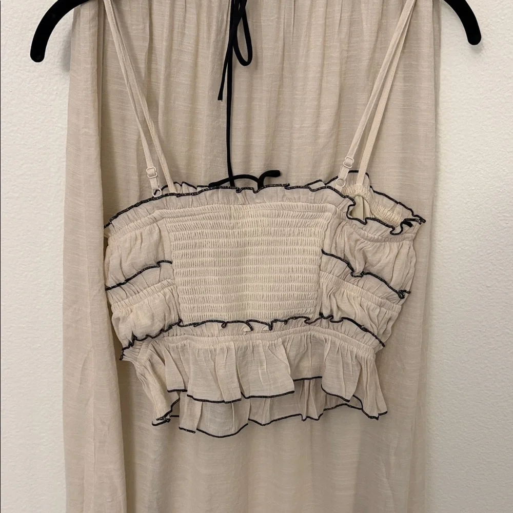 Elegant Cream Ruffle Set - Picture 7 of 7